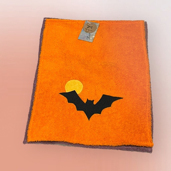 Lot/2 𝑯𝒂𝒏𝒅𝒎𝒂𝒅𝒆 Halloween Hand Towels - Picture 10 of 12